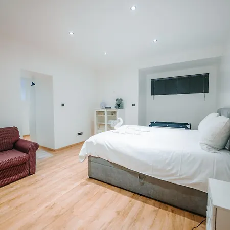 Grand Rez De Jardin Apartamento